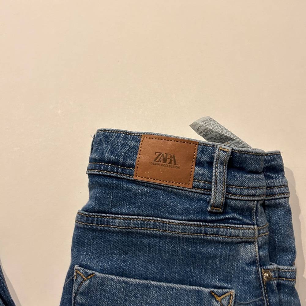 ZARA HIGH RISE SKINNY
SEAMLESS JEANS - Picture 5 of 6